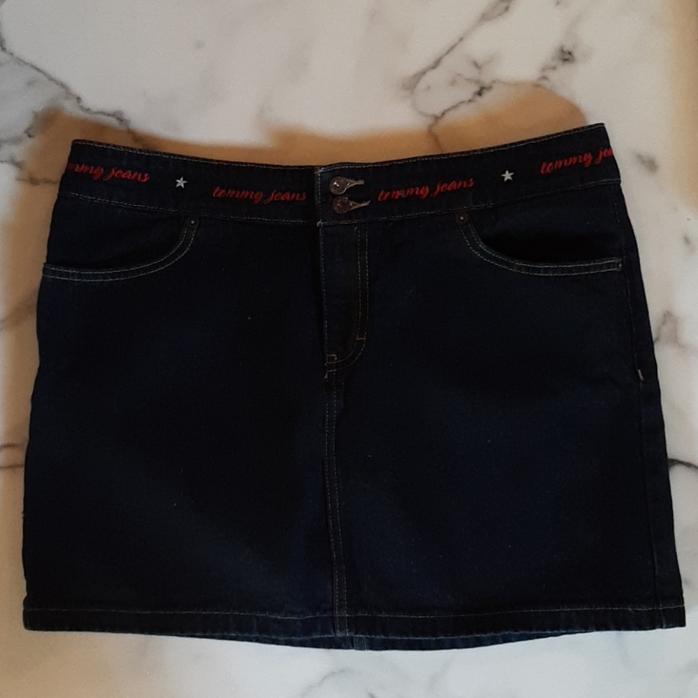 ❌SOLD❌ Tommy Jeans dark wash jean skirt
